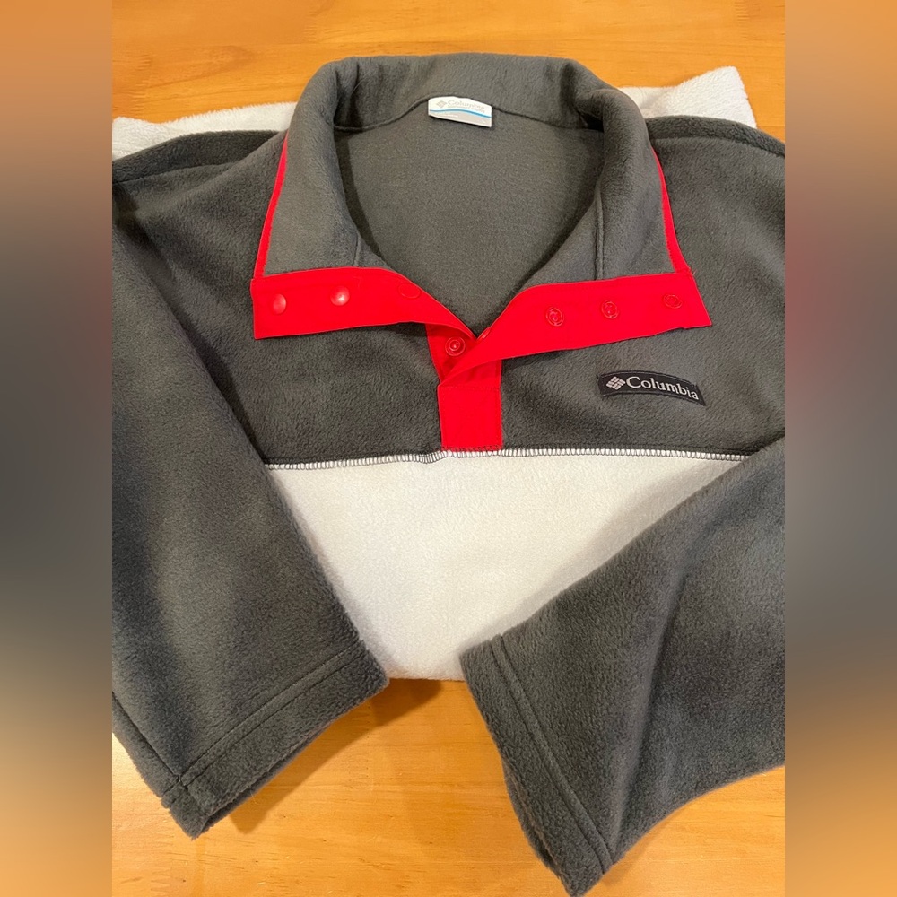Men’s Large Columbia Fleece Pull over 1/4 button snap collar